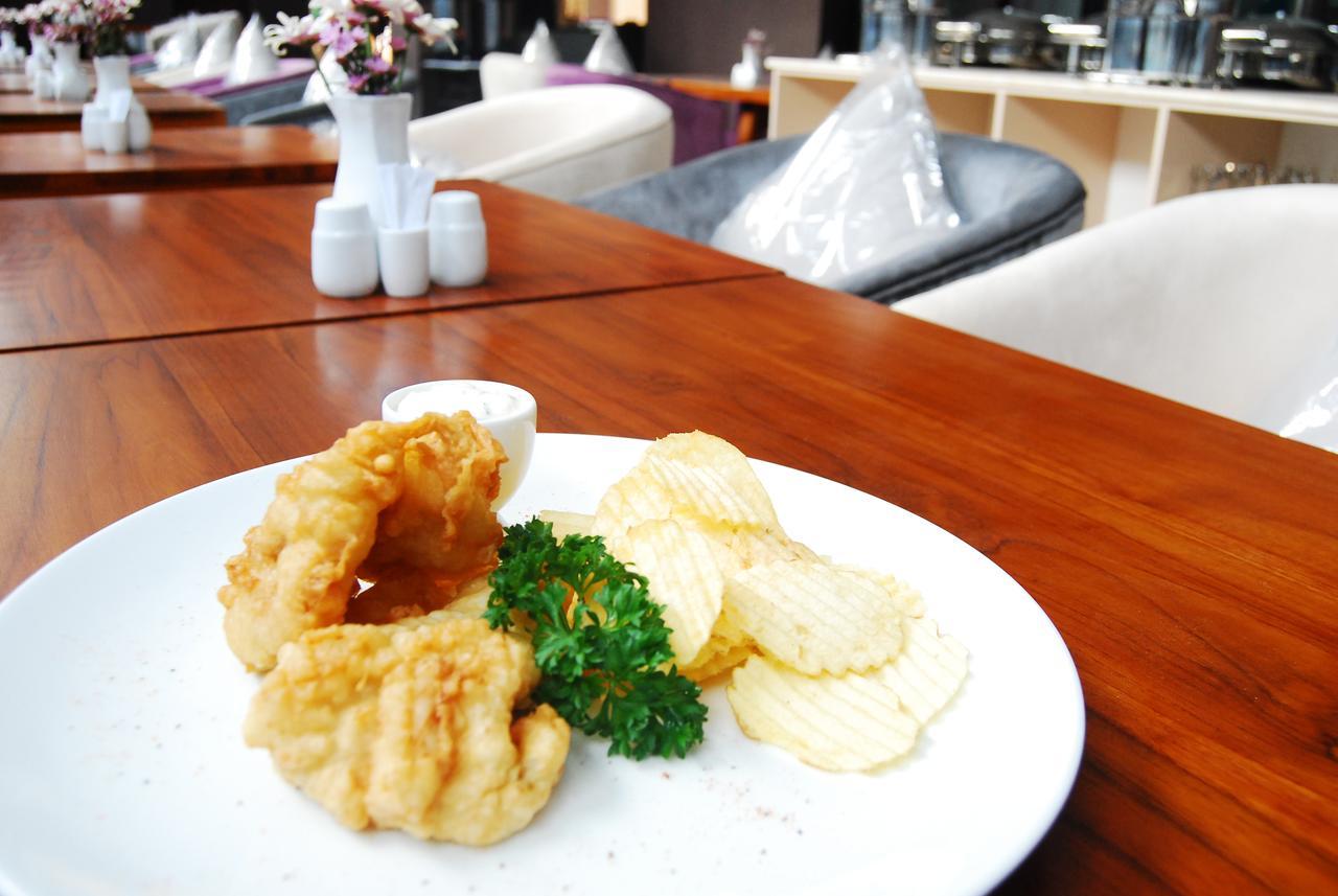 Horison Inn Alaska Semarang Buitenkant foto